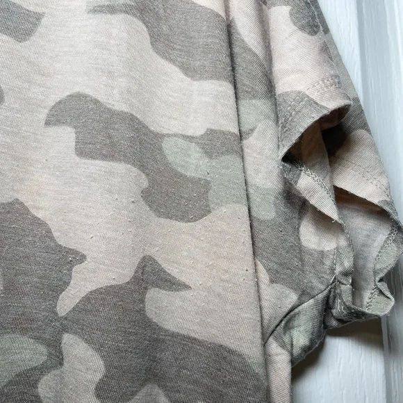 Express One Eleven V-Neck Camo Print Women's Tee - Picture 7 of 11